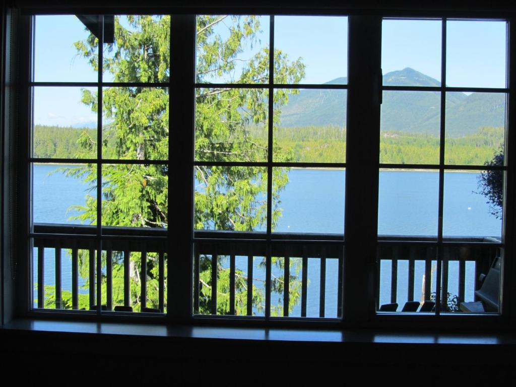 203 At Water'S Edge Apartment Ucluelet Room photo